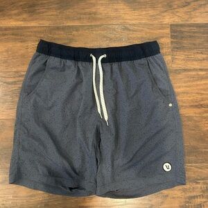 Vuori Kore Light Blue/Navy Shorts L
